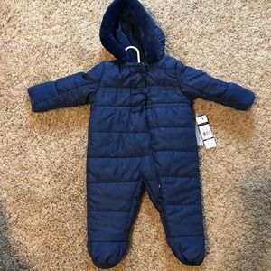 NWT Snow suit with amazing bow details